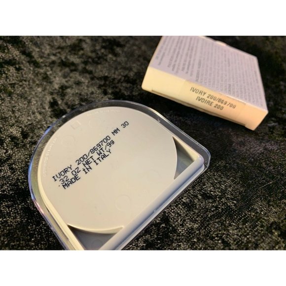 Mary Kay Timewise Dual-Coverage Powder Foundation - Picture 4 of 4